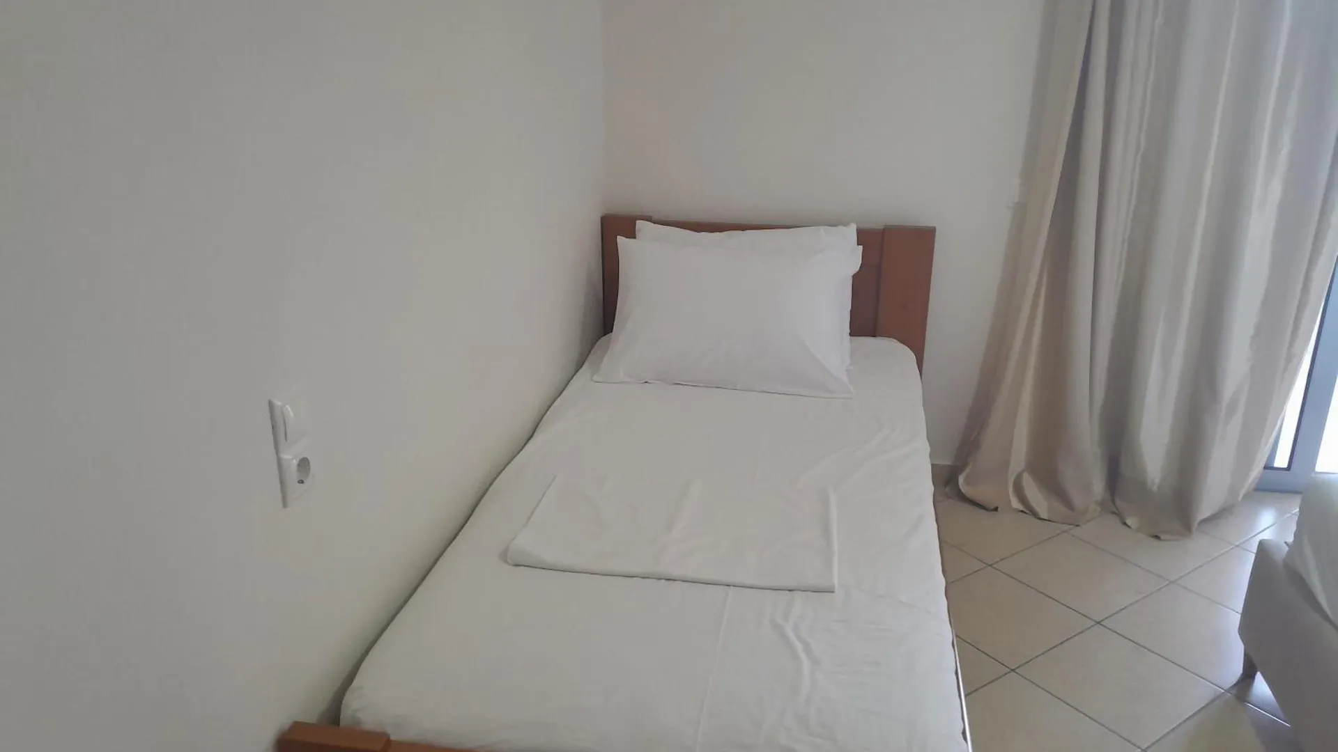 Hotel Prinos Himare 0*,